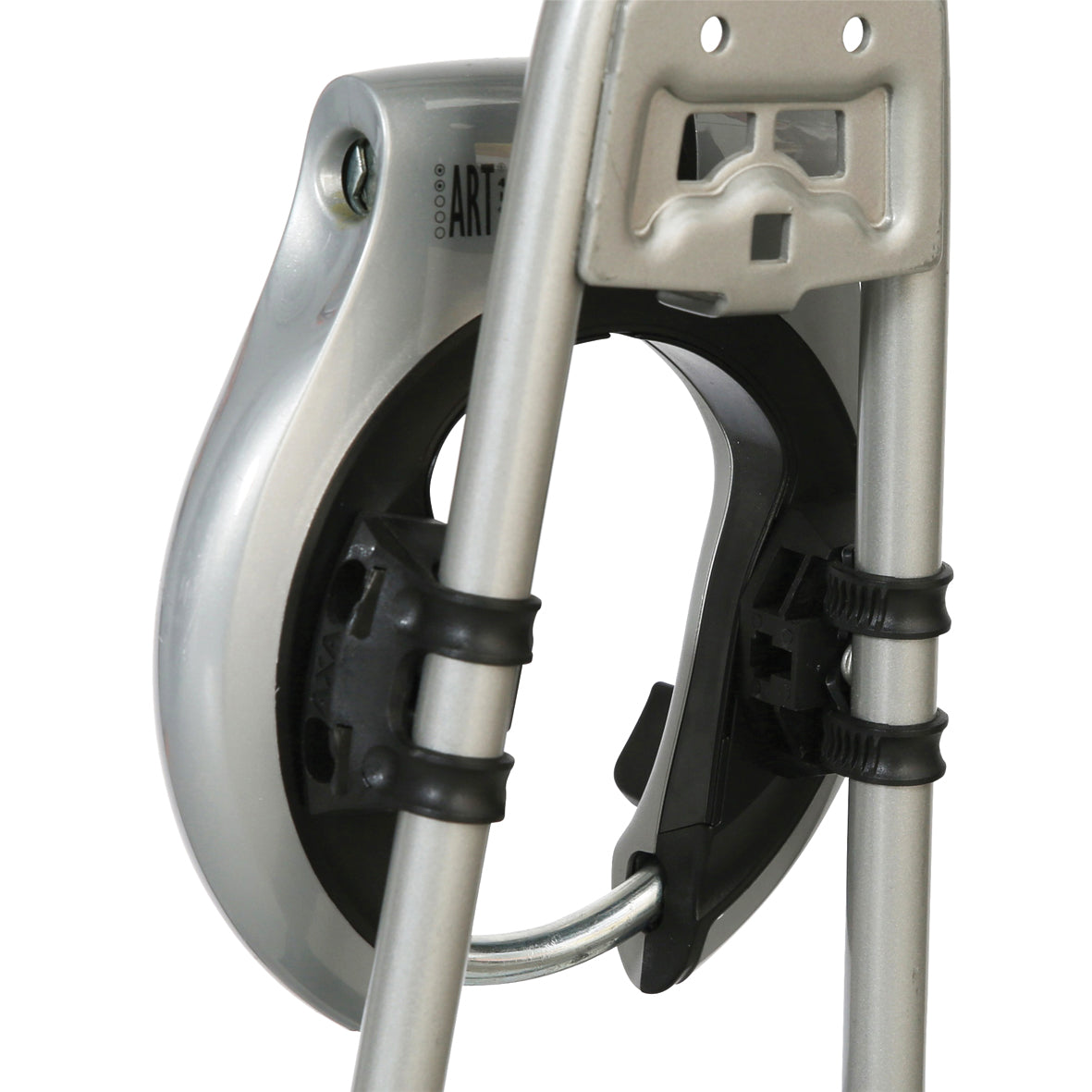 Montagevoorbeeld AXA Flex Mount; ringslot en fiets niet inbegrepen