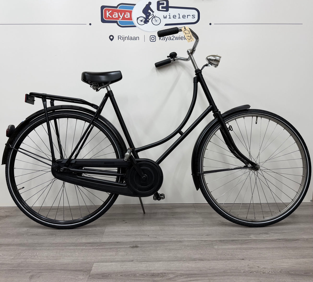 Tweedehands Omafiets zonder merk zwart – rechterzijde