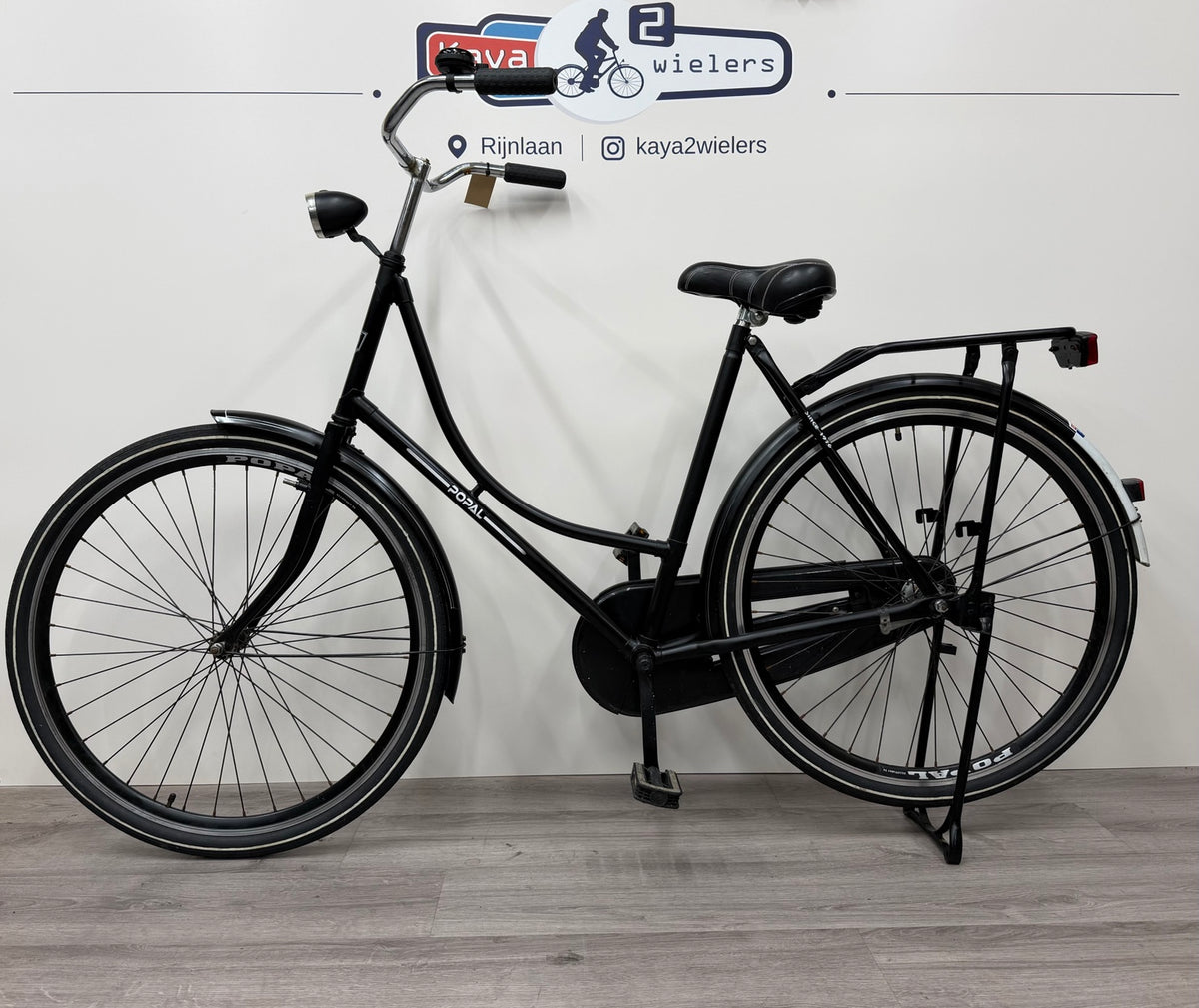 Tweedehands Popal omafiets zwart – linkerzijde